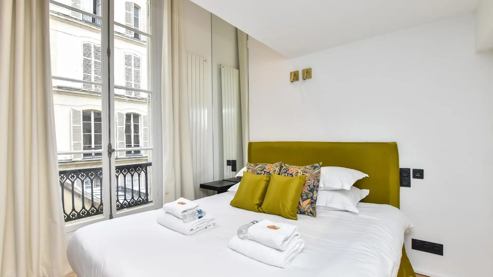 Luxurious Apartment - 6P- Madeleine St Honore - 1D Paris France